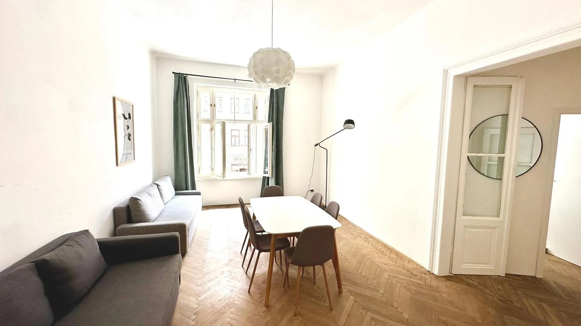 Best Location In Prague! 4 Bedrooms And Super Host! Tjekkiet