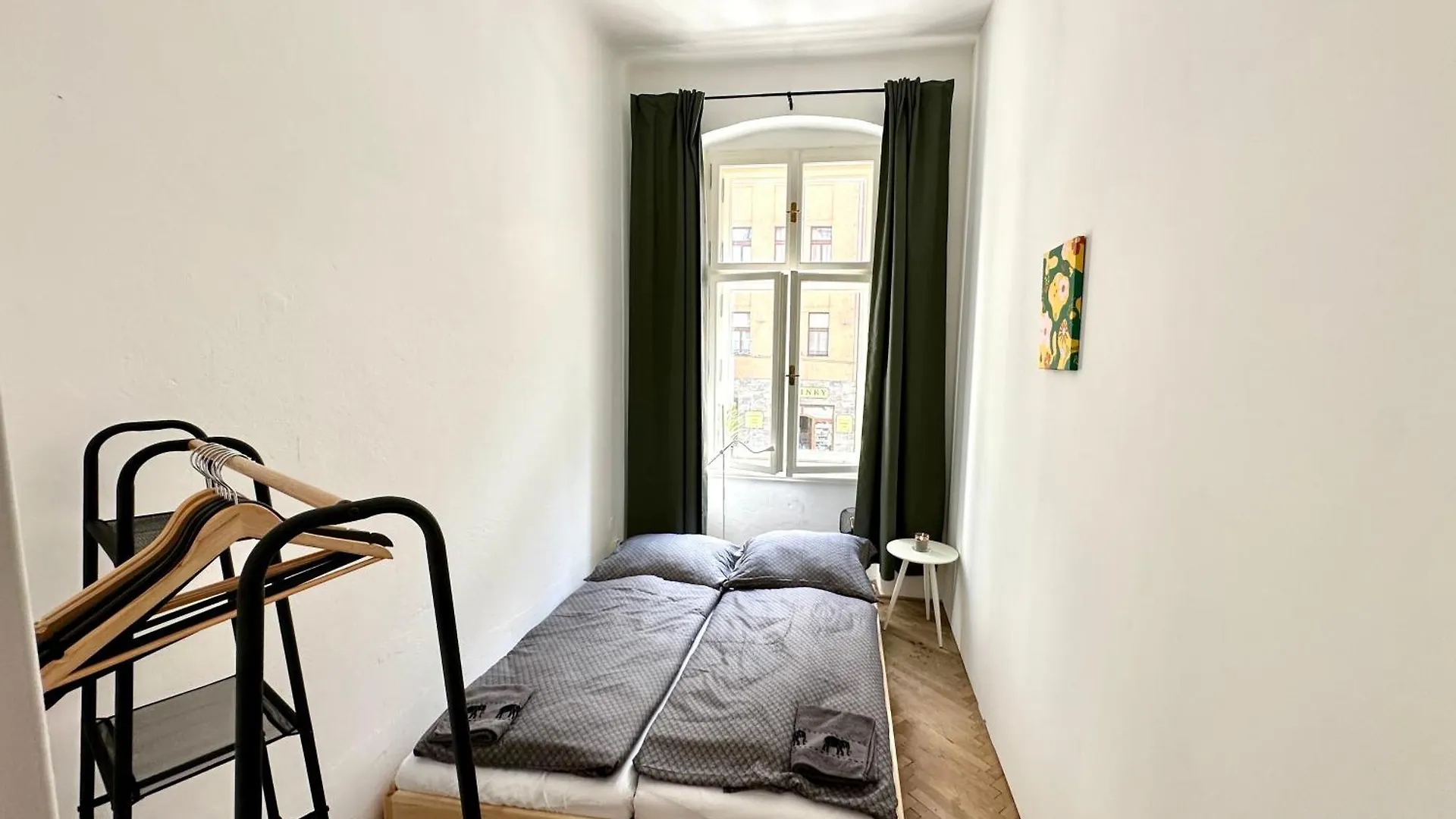 Best Location In Prague! 4 Bedrooms And Super Host! 0*, Prag